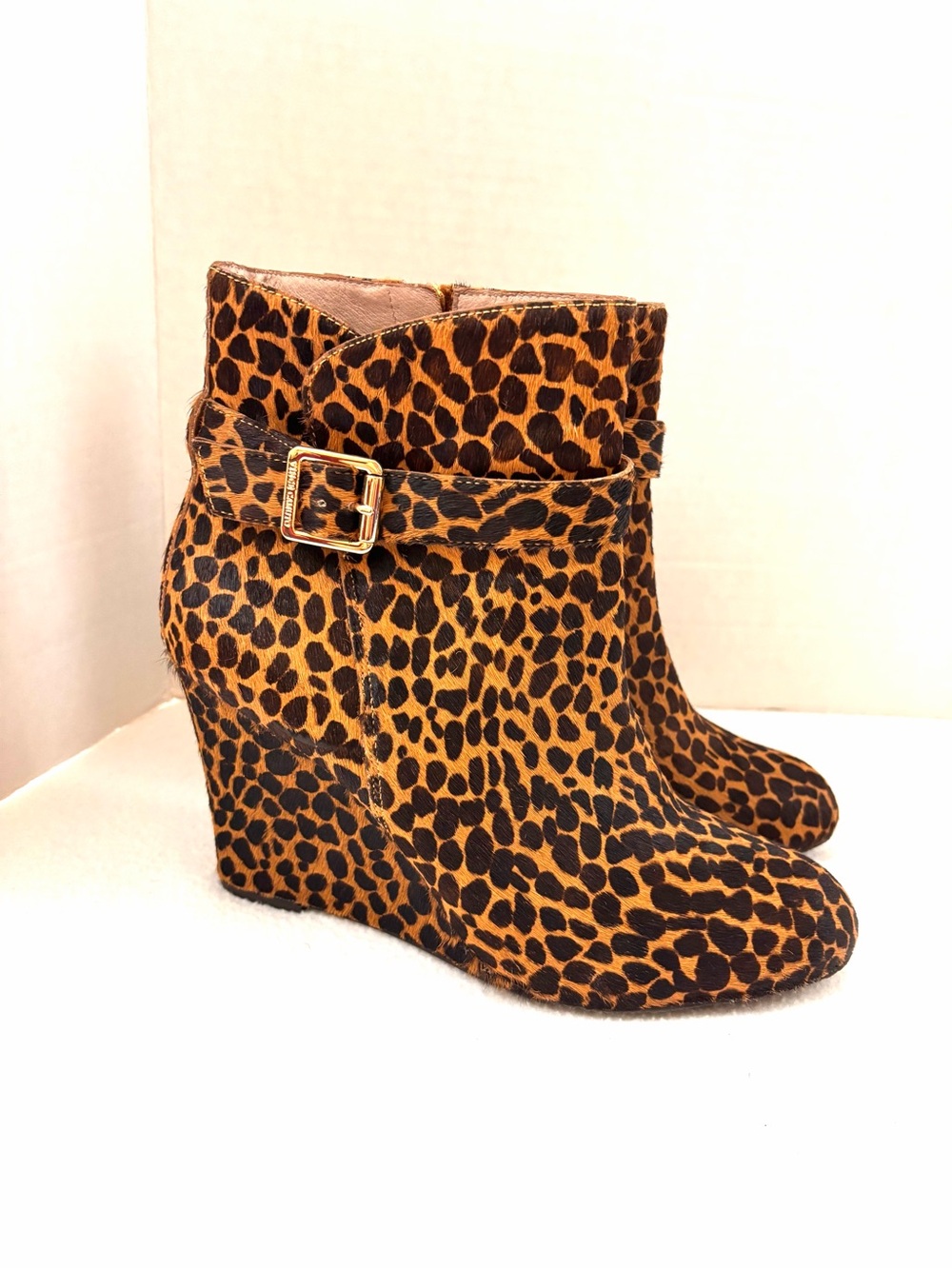 Vince Camuto Leopard Print Wedge Ankle Booties Buckle Strap Gold Hardware ( 8B)